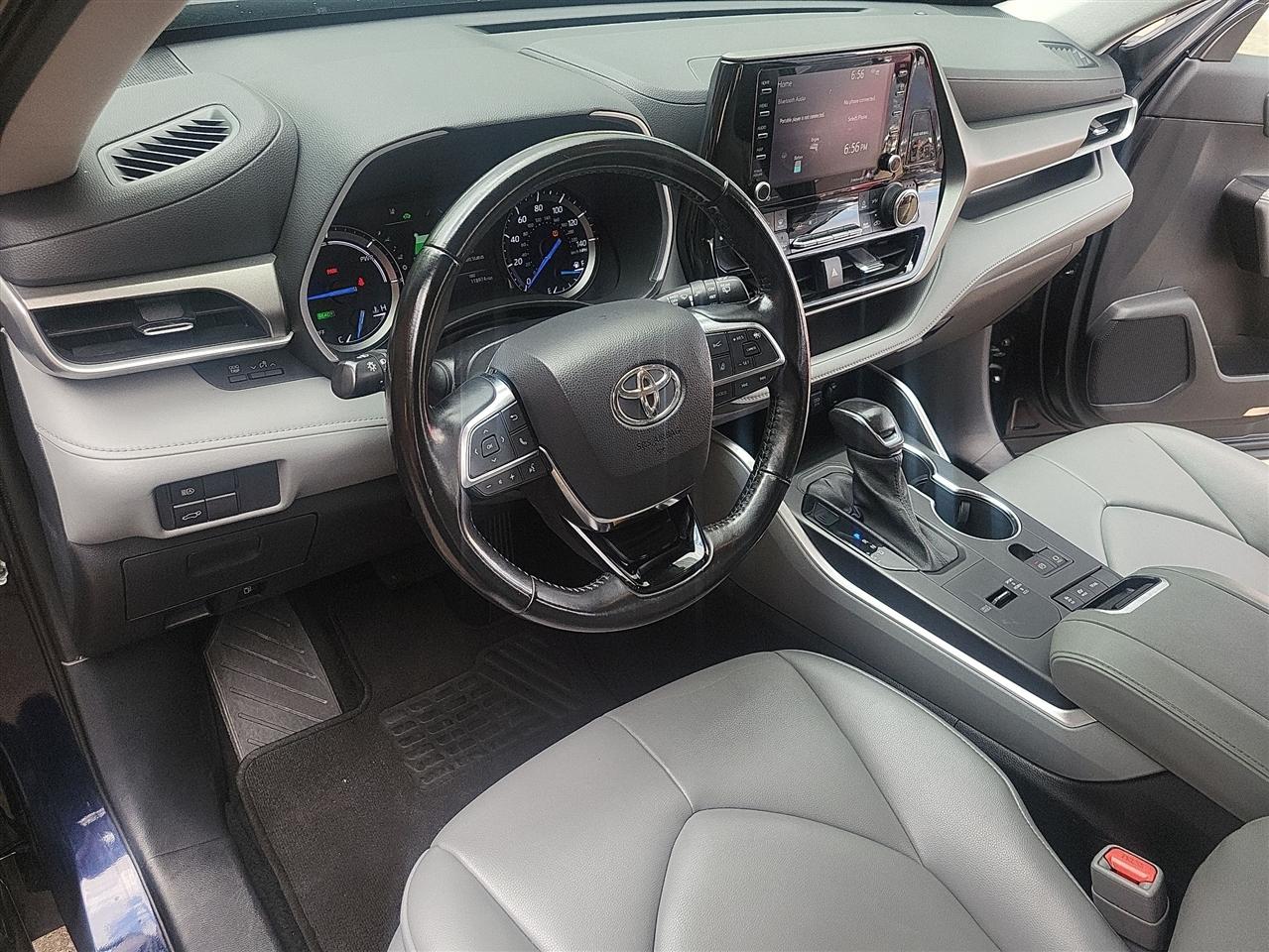 Toyota Highlander Hybrid XLE AWD 2021