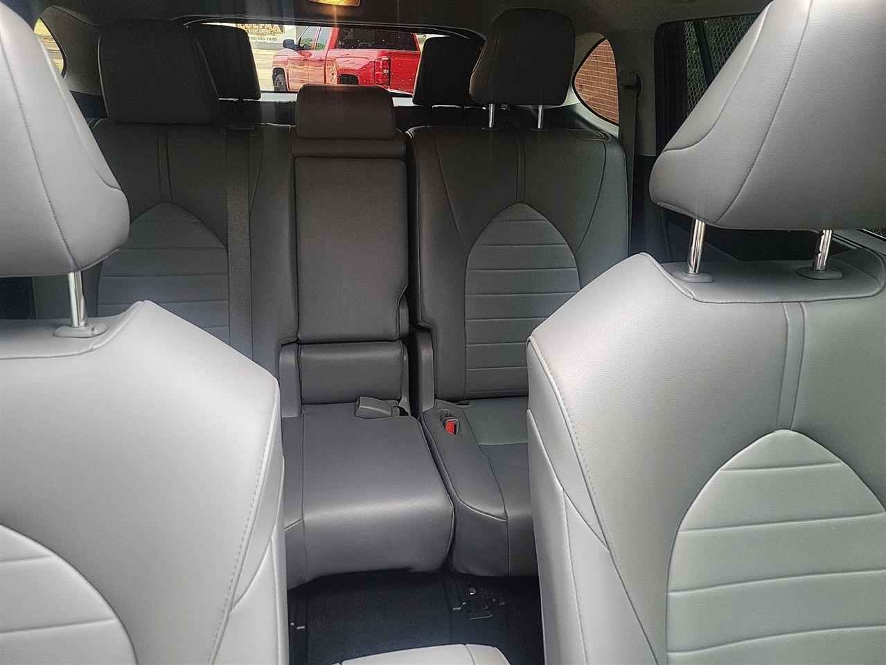 Toyota Highlander Hybrid XLE AWD 2021