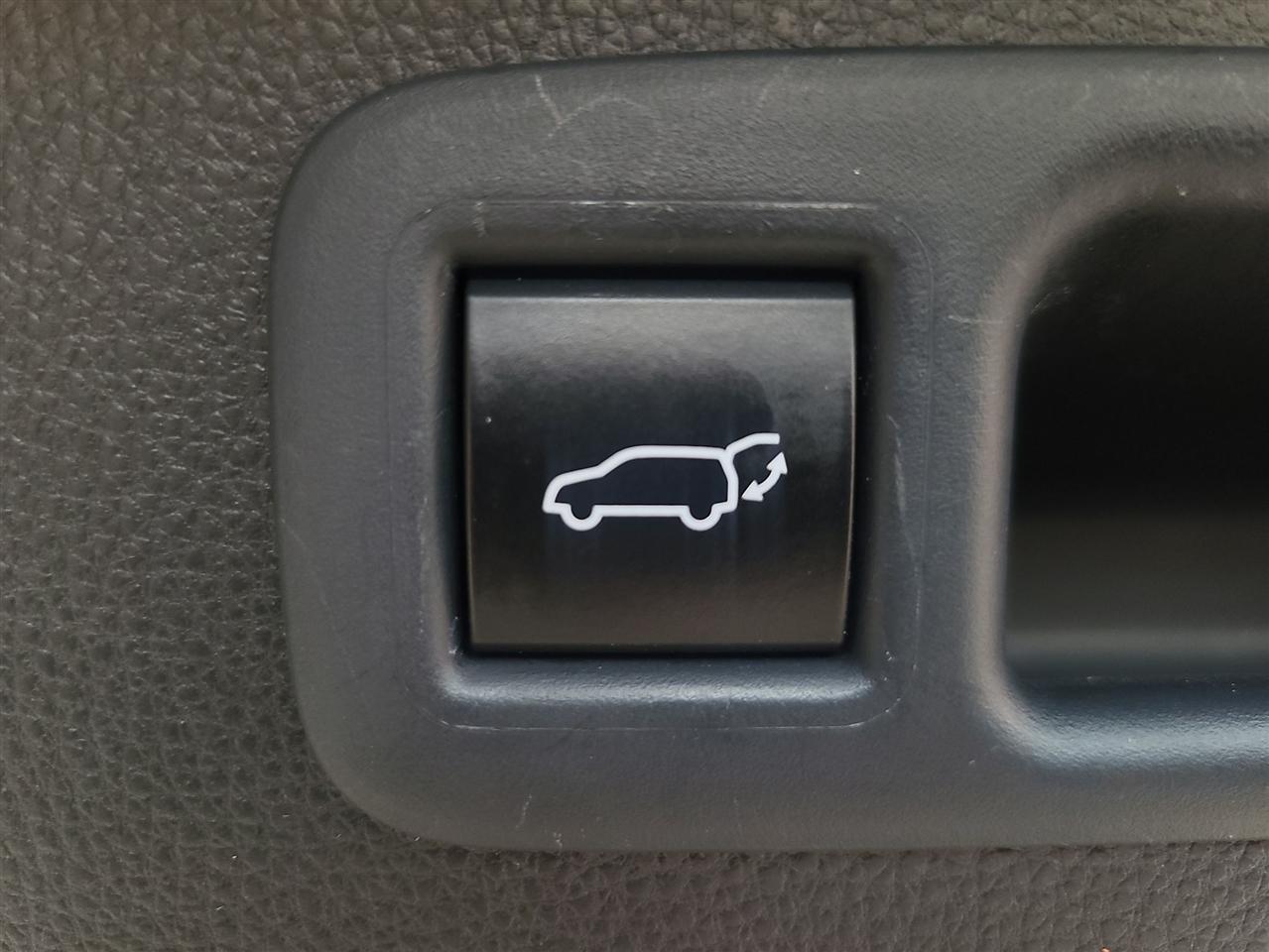 Toyota Highlander Hybrid XLE AWD 2021