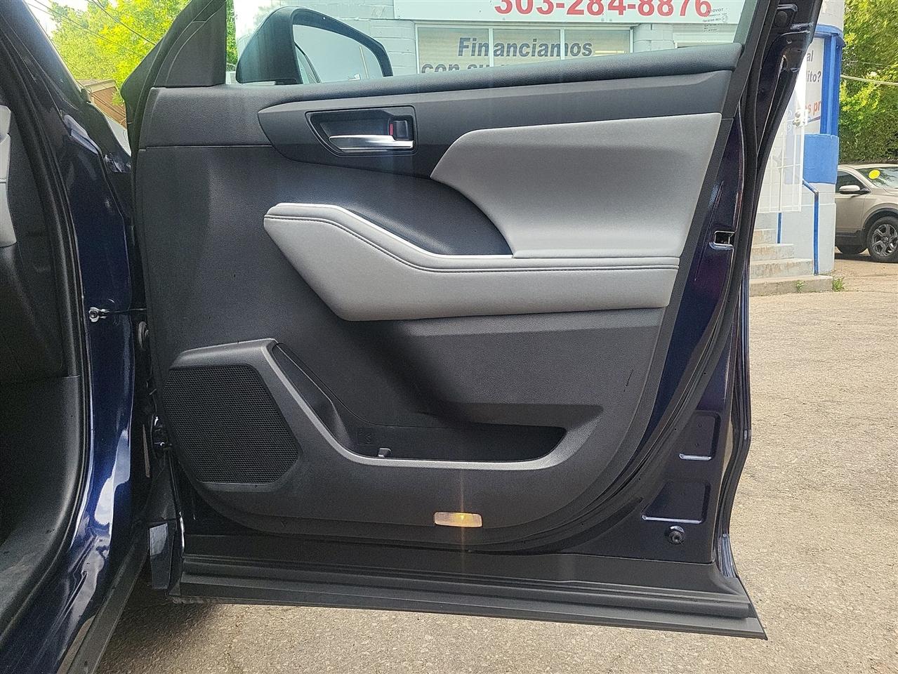 Toyota Highlander Hybrid XLE AWD 2021