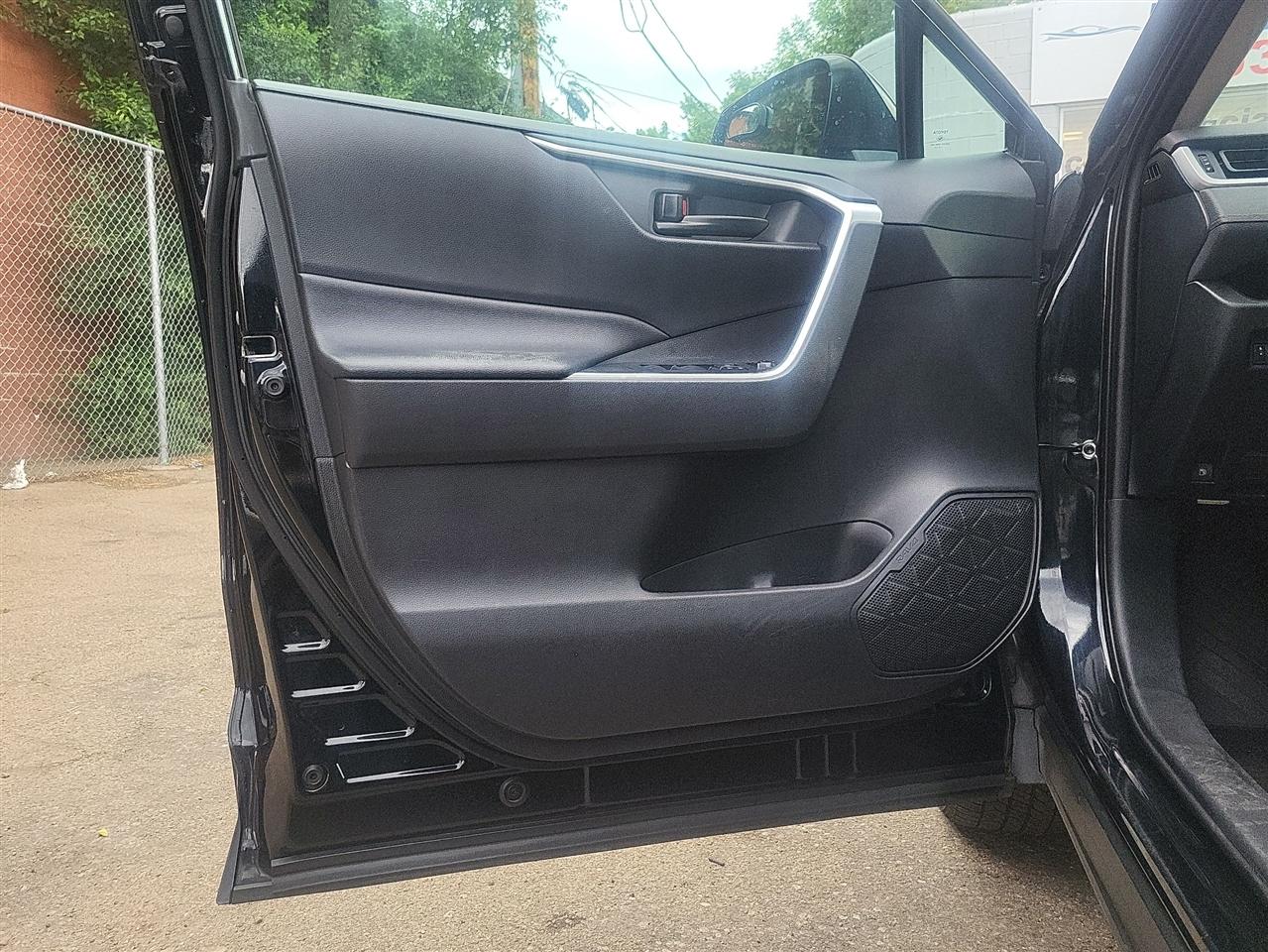 Toyota RAV4 Hybrid LE 2023