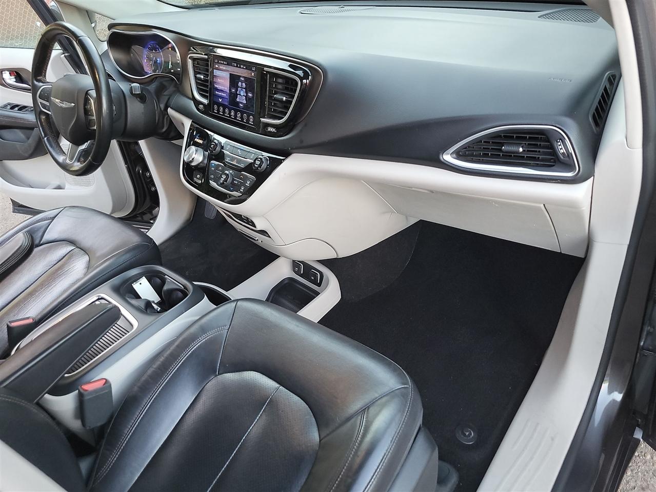 Chrysler Pacifica Touring-L Plus 2017