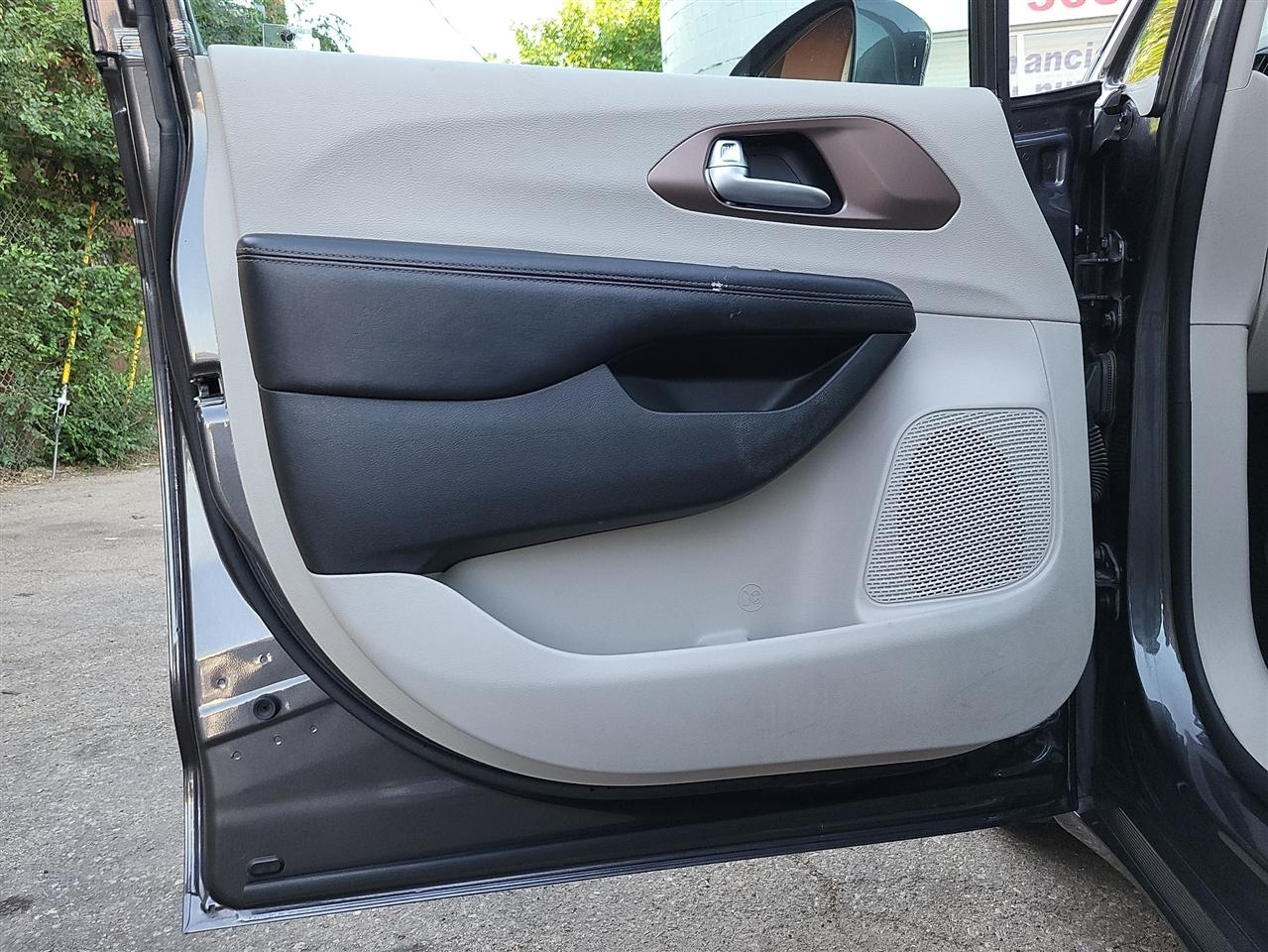 Chrysler Pacifica Touring-L Plus 2017