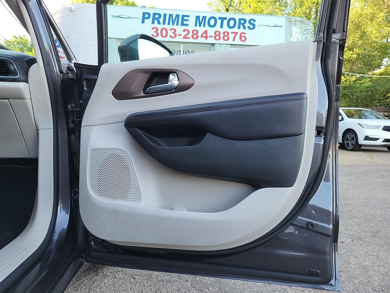 Chrysler Pacifica Touring-L Plus 2017