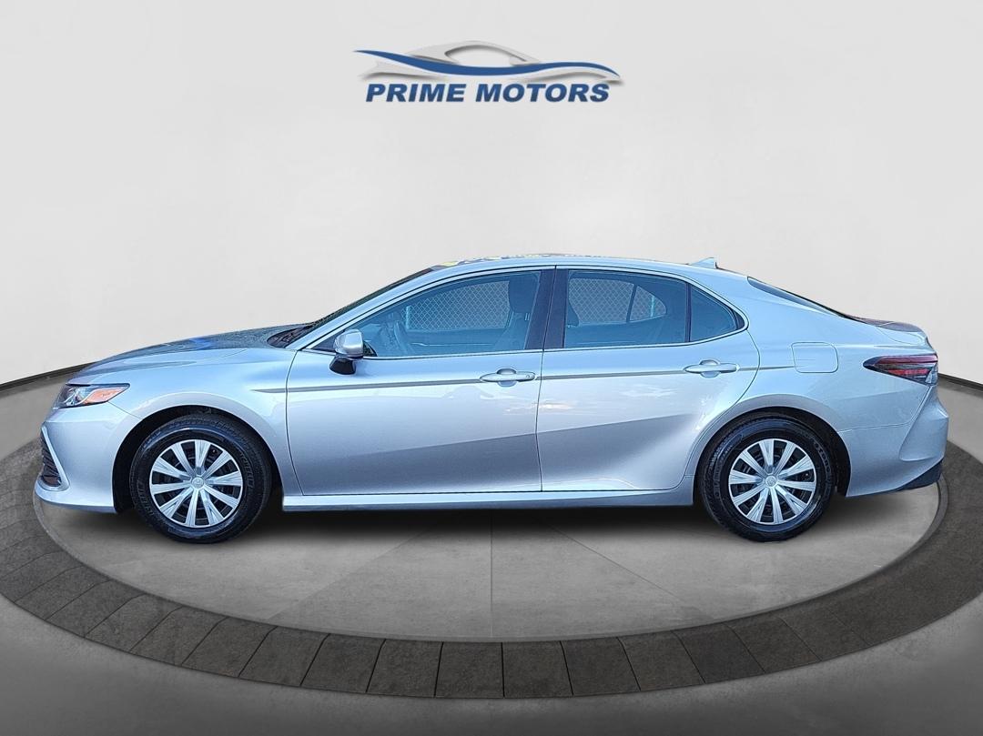 2022 Toyota Camry Hybrid LE