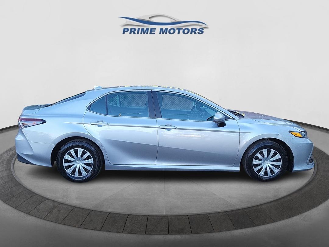 Toyota Camry Hybrid LE 2022