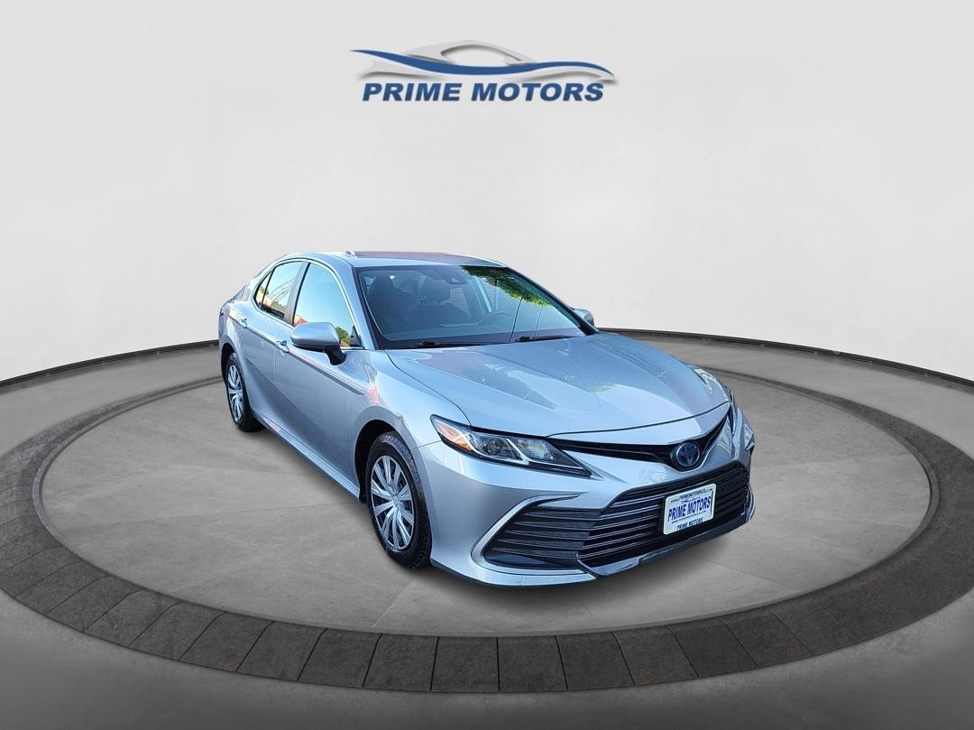 Toyota Camry Hybrid LE 2022