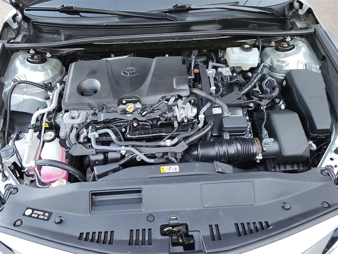 Toyota Camry Hybrid LE 2022