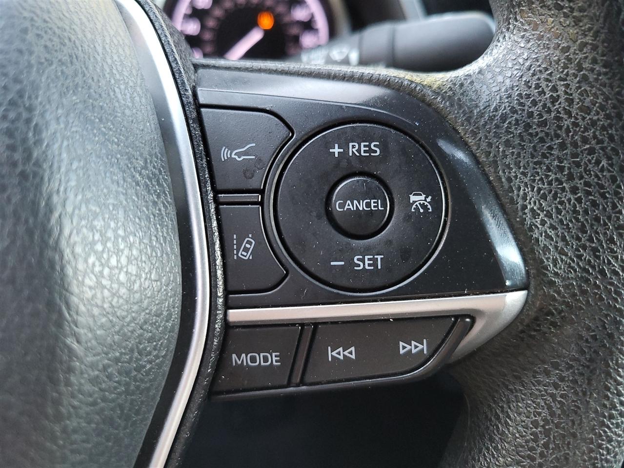 Toyota Camry Hybrid LE 2022