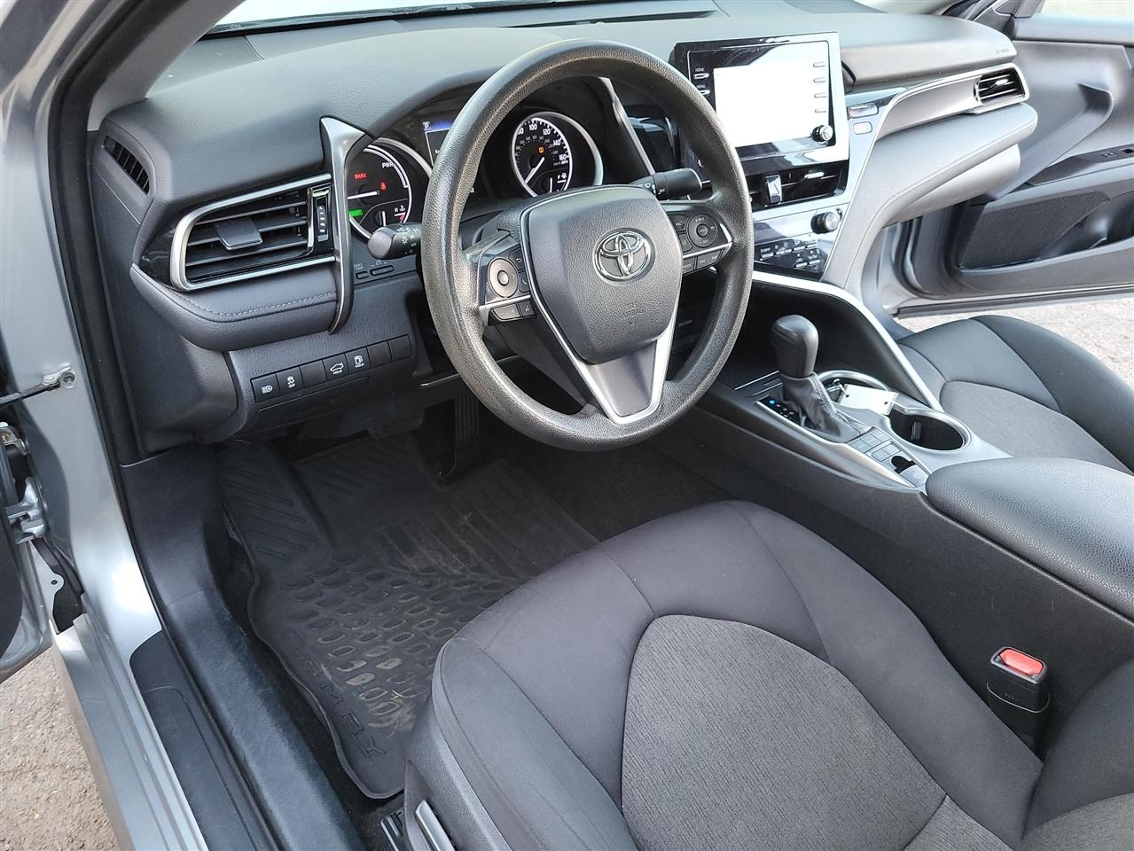 Toyota Camry Hybrid LE 2022