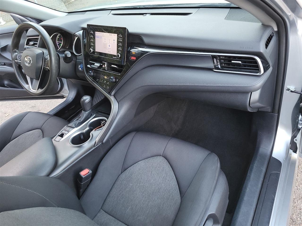 Toyota Camry Hybrid LE 2022