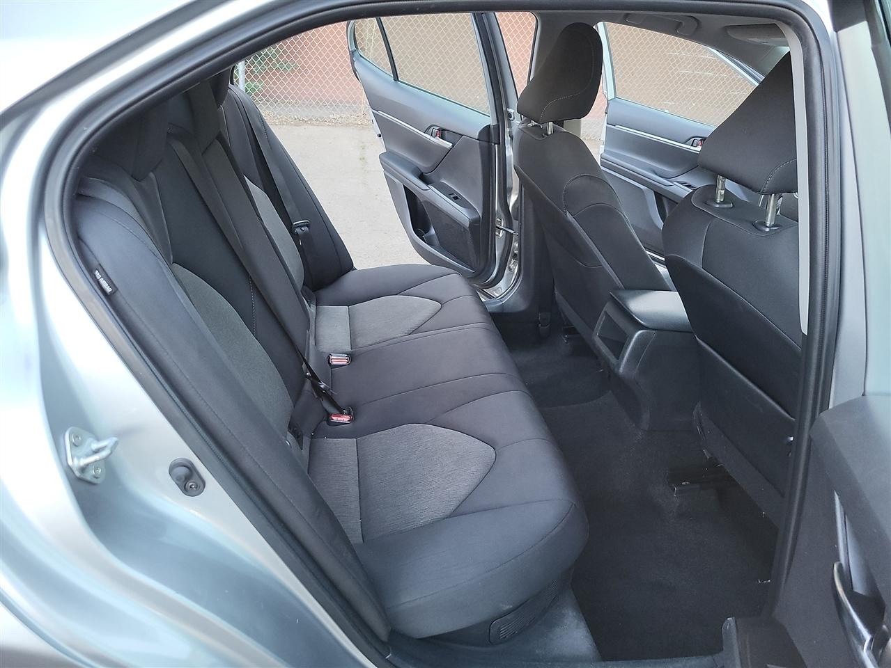 Toyota Camry Hybrid LE 2022