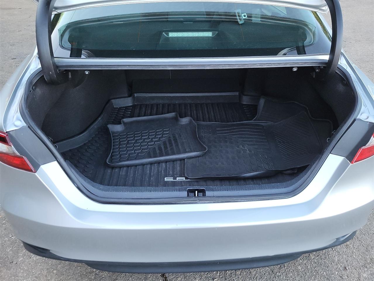 Toyota Camry Hybrid LE 2022