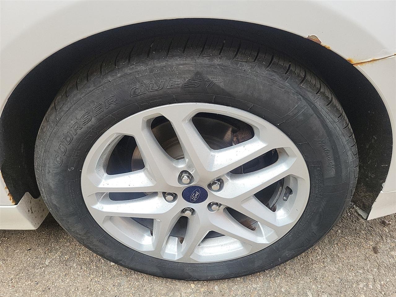 Ford Fusion SE 2016