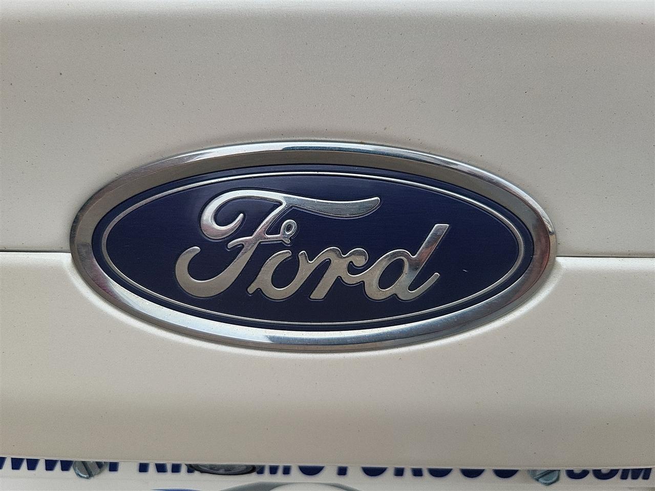 Ford Fusion SE 2016