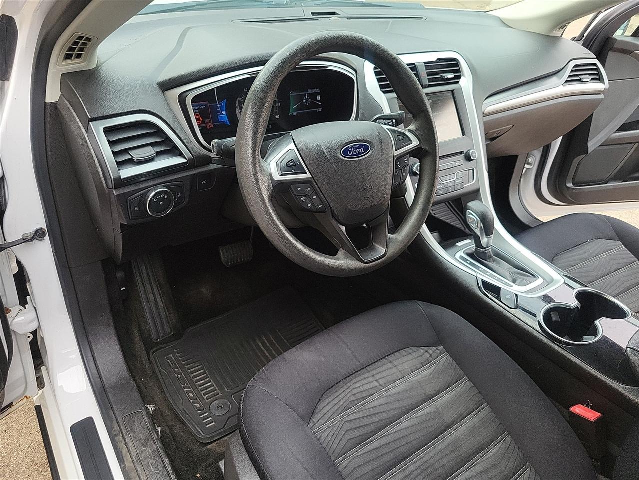Ford Fusion SE 2016