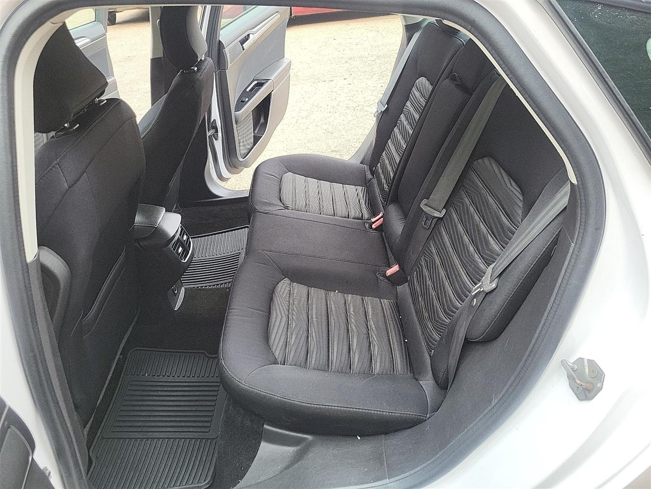 Ford Fusion SE 2016