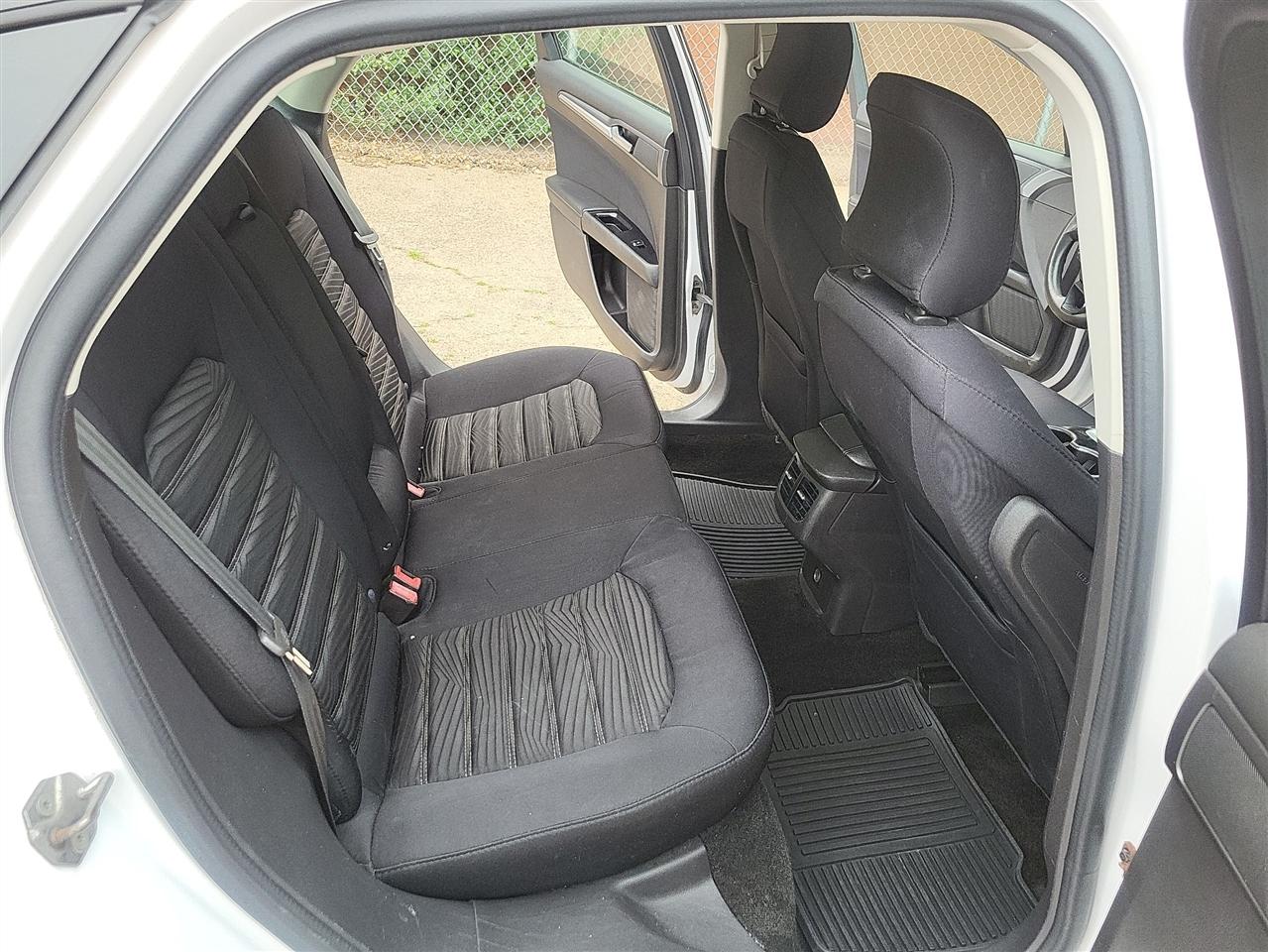 Ford Fusion SE 2016