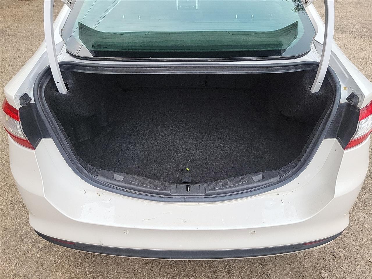 Ford Fusion SE 2016