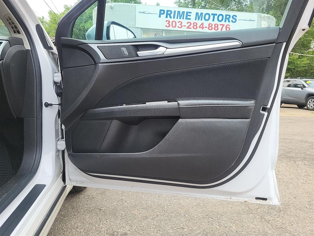 Ford Fusion SE 2016