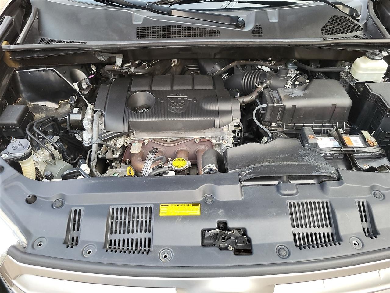 Toyota Highlander Base 2013