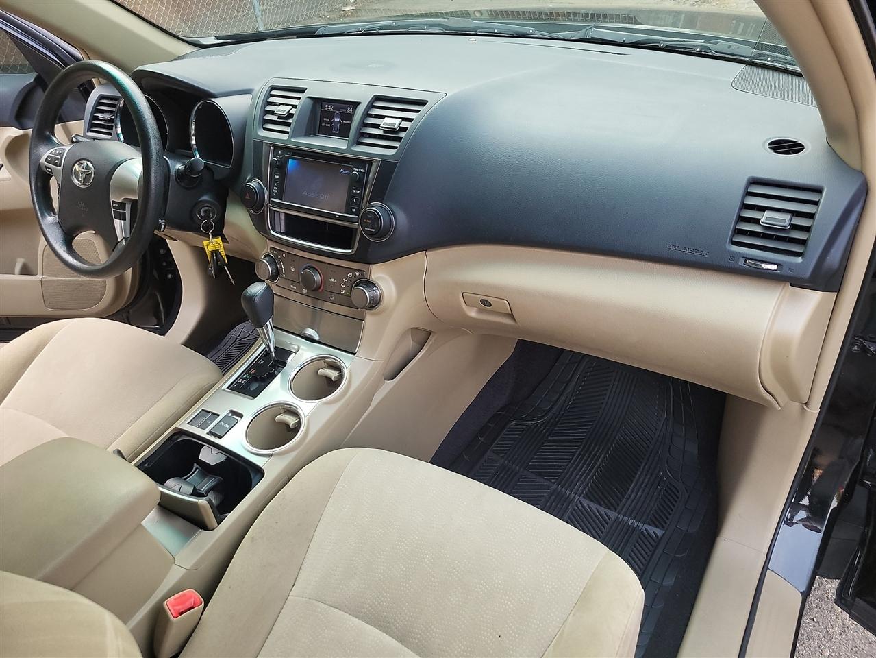 Toyota Highlander Base 2013
