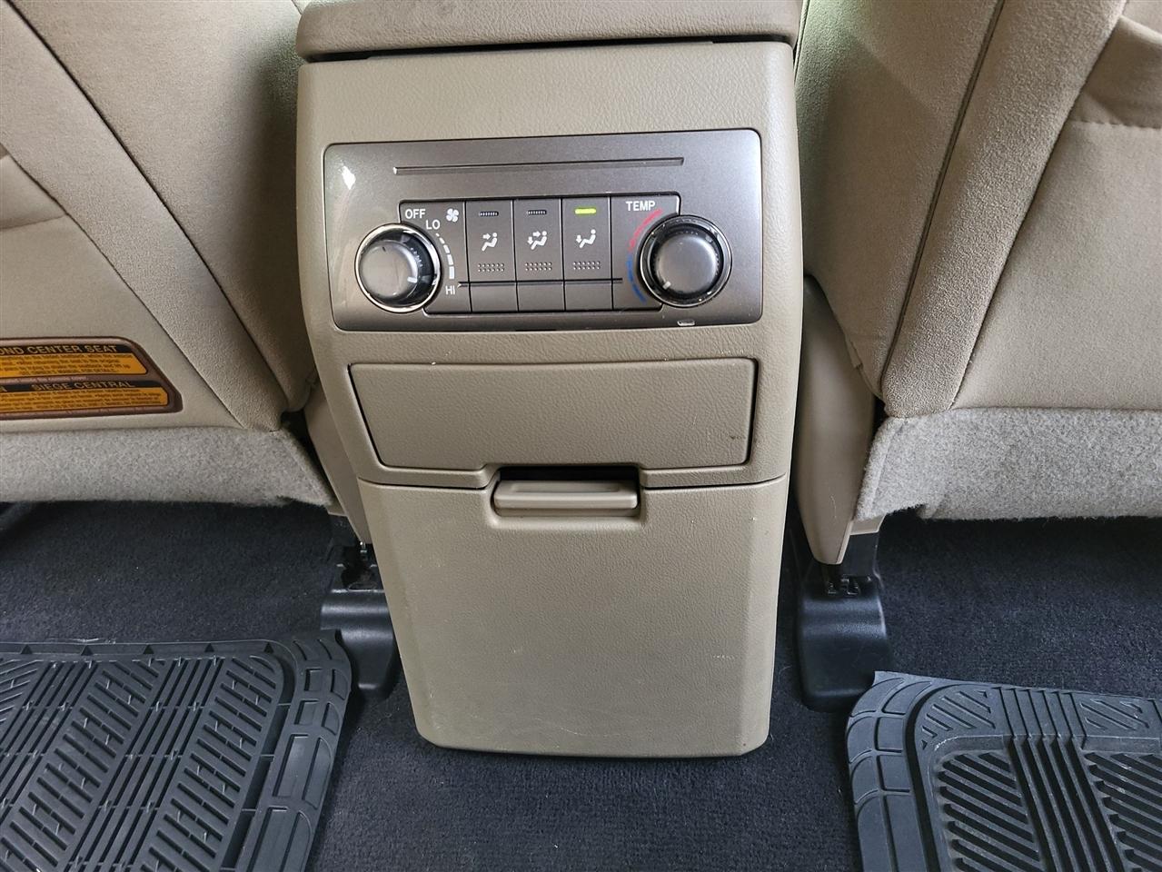Toyota Highlander Base 2013