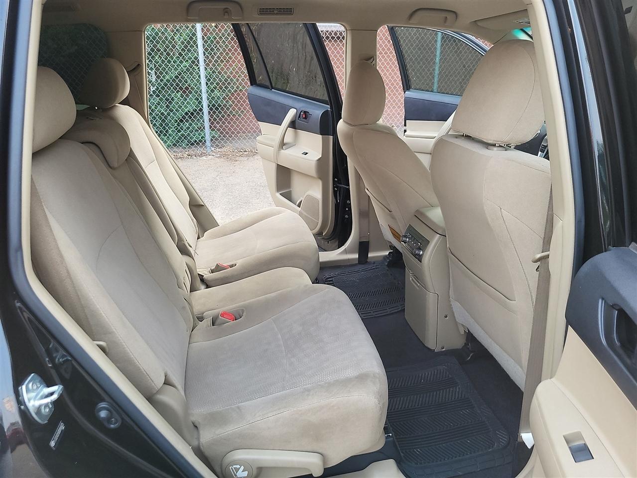 Toyota Highlander Base 2013