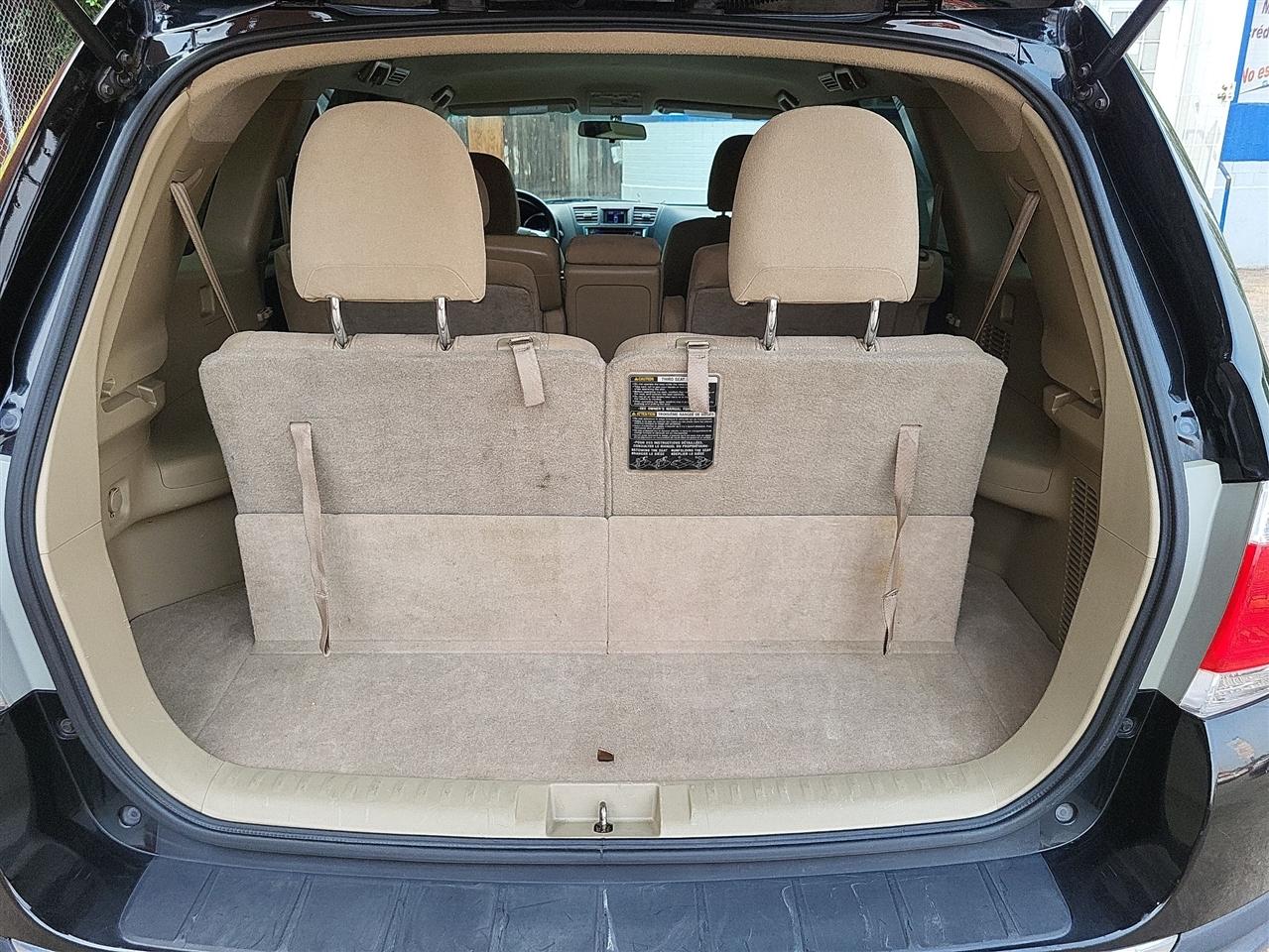 Toyota Highlander Base 2013