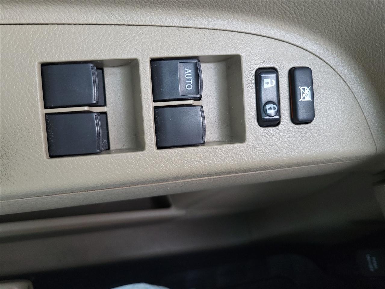 Toyota Highlander Base 2013