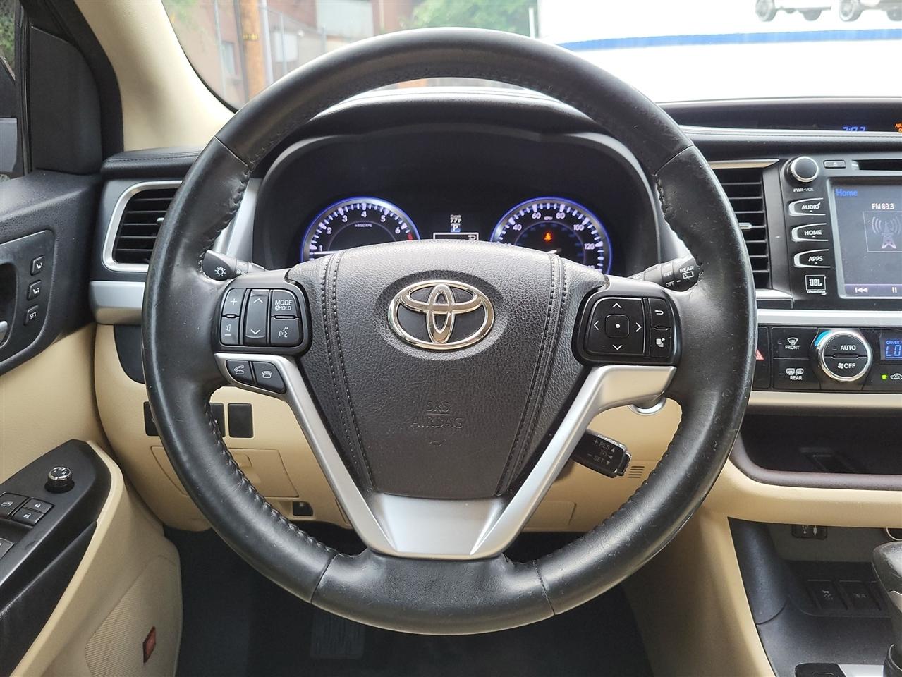 Toyota Highlander Limited FWD V6 2014