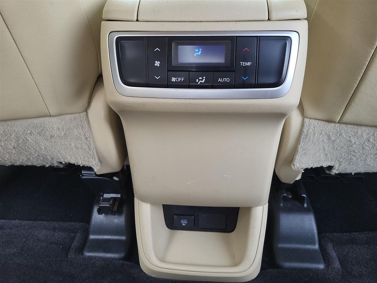 Toyota Highlander Limited FWD V6 2014
