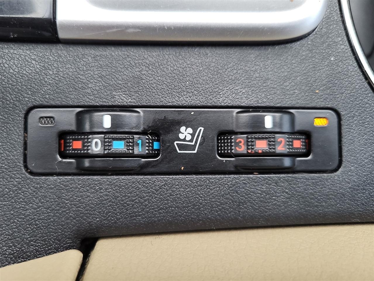 Toyota Highlander Limited FWD V6 2014