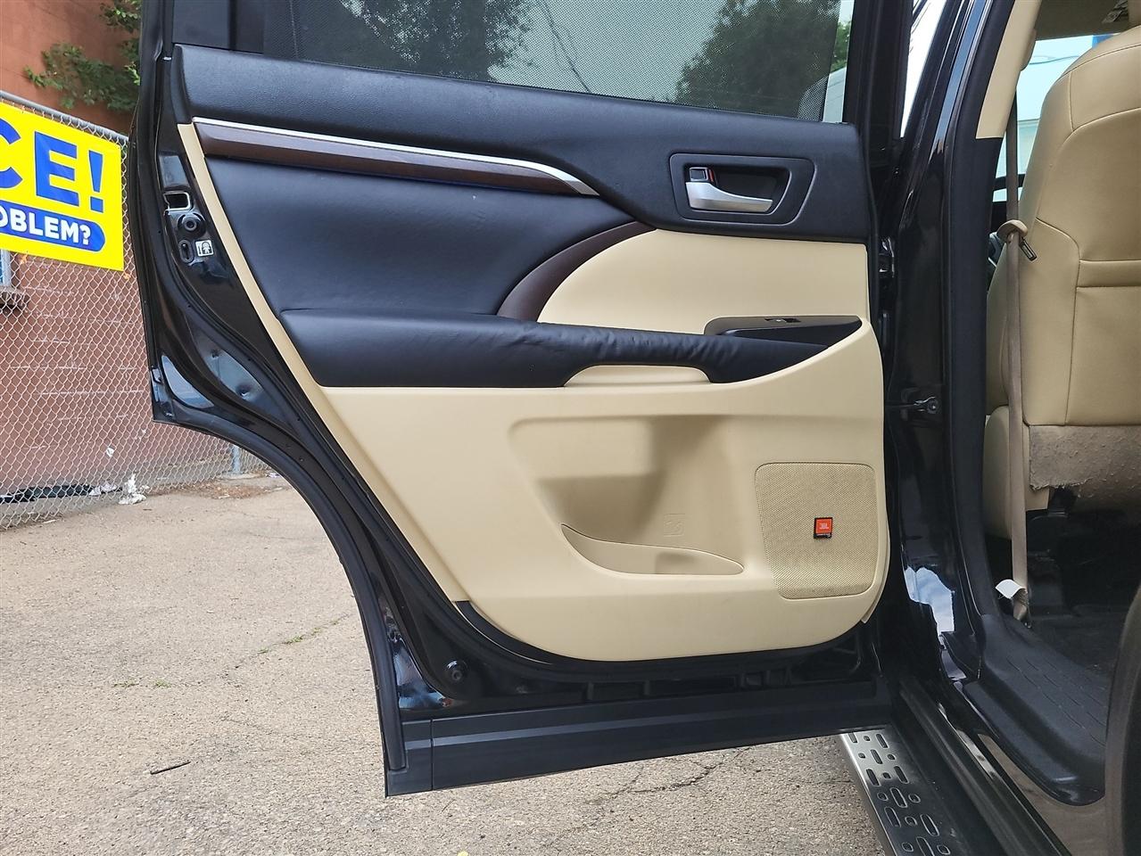 Toyota Highlander Limited FWD V6 2014