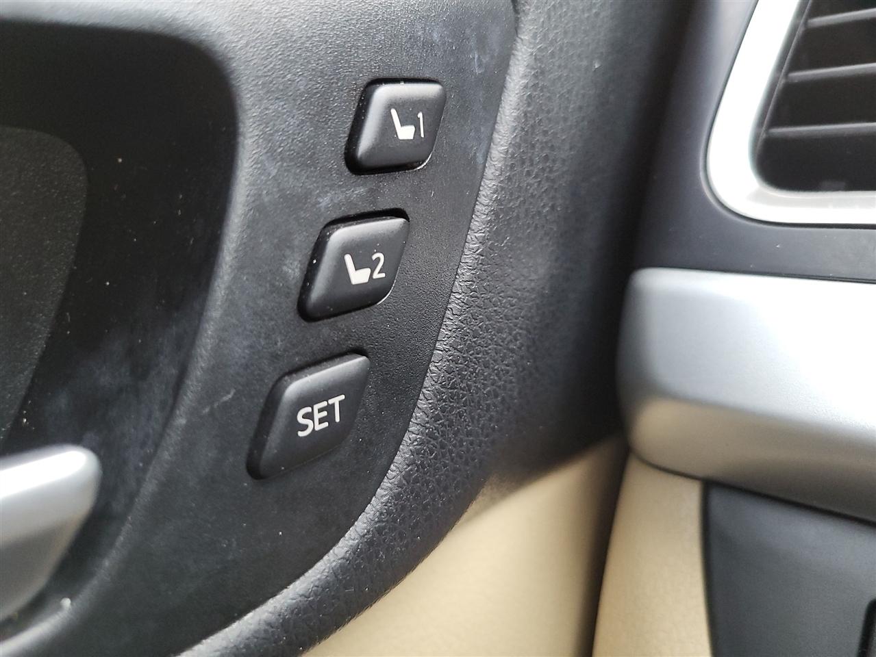 Toyota Highlander Limited FWD V6 2014