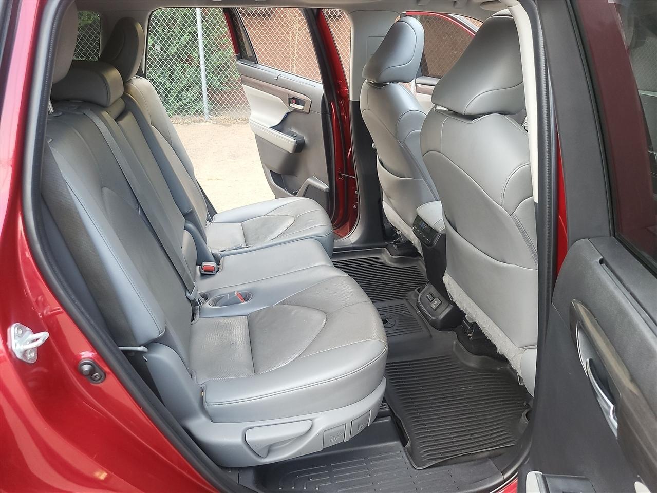 Toyota Highlander Limited AWD V6 2022
