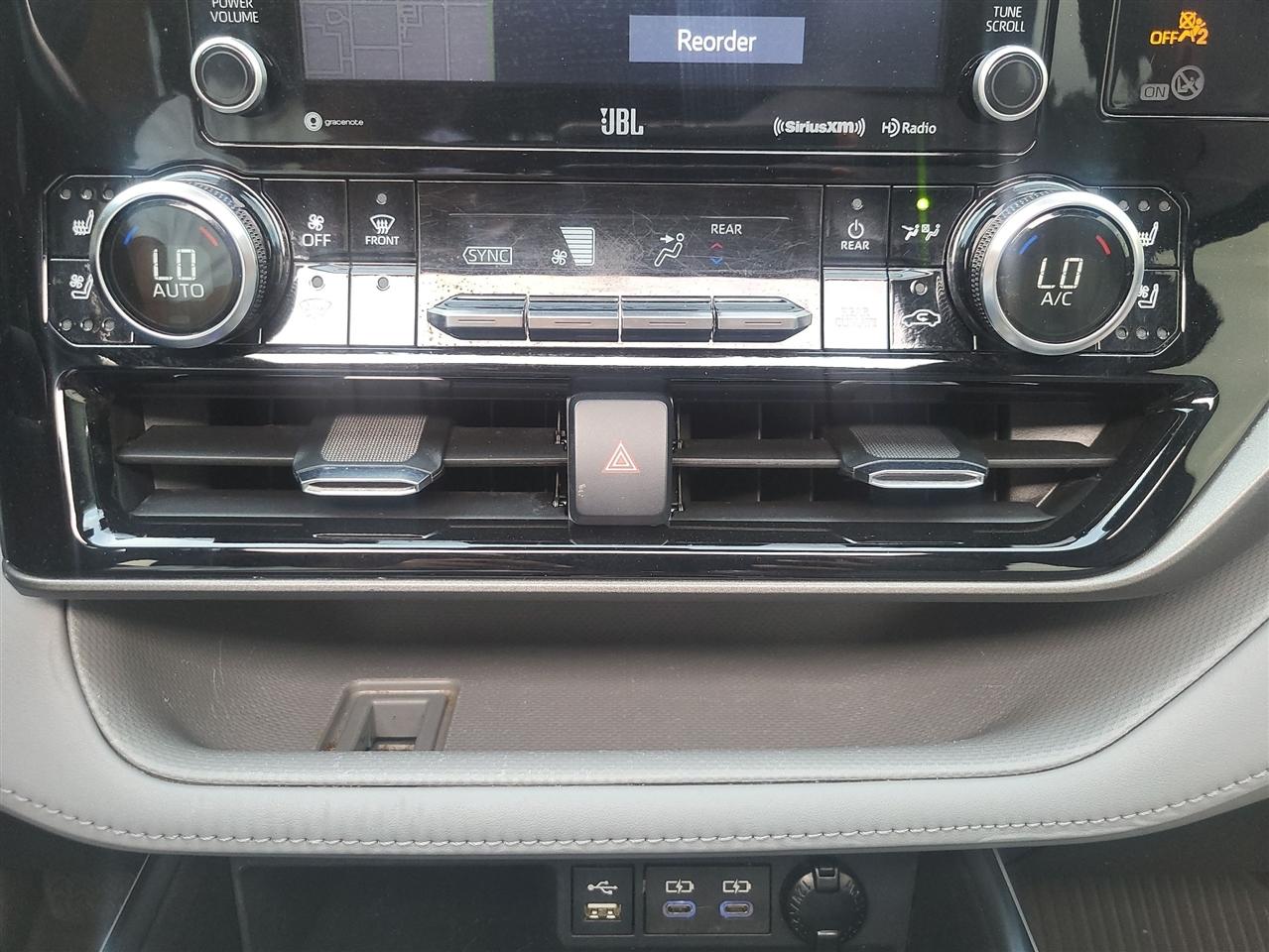 Toyota Highlander Limited AWD V6 2022