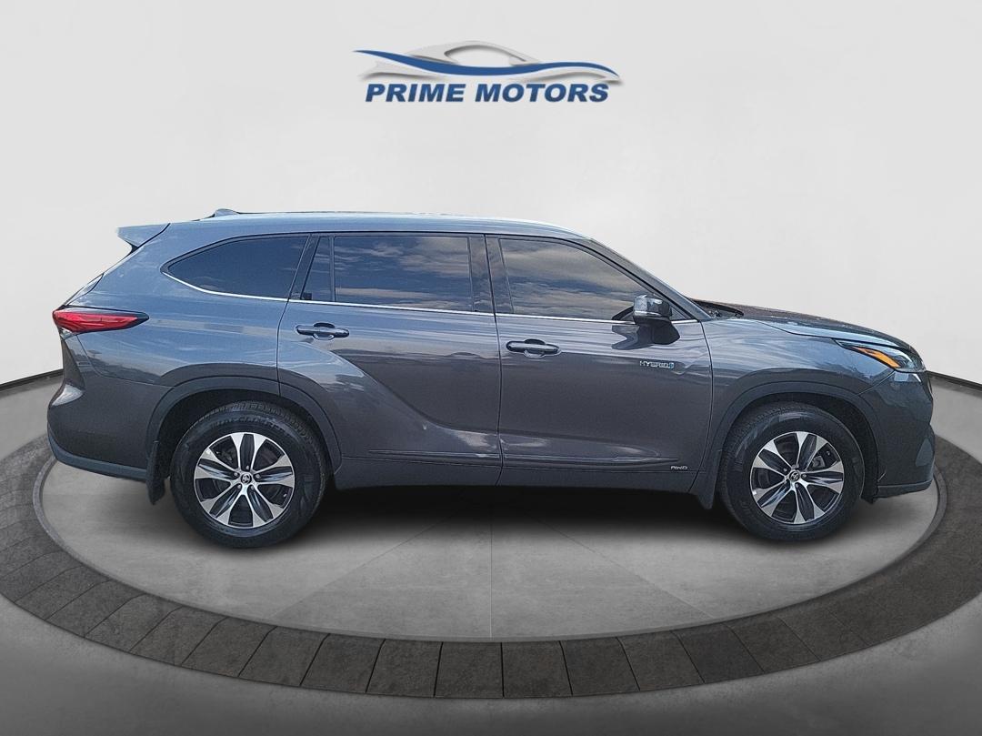 Toyota Highlander Hybrid XLE AWD 2021