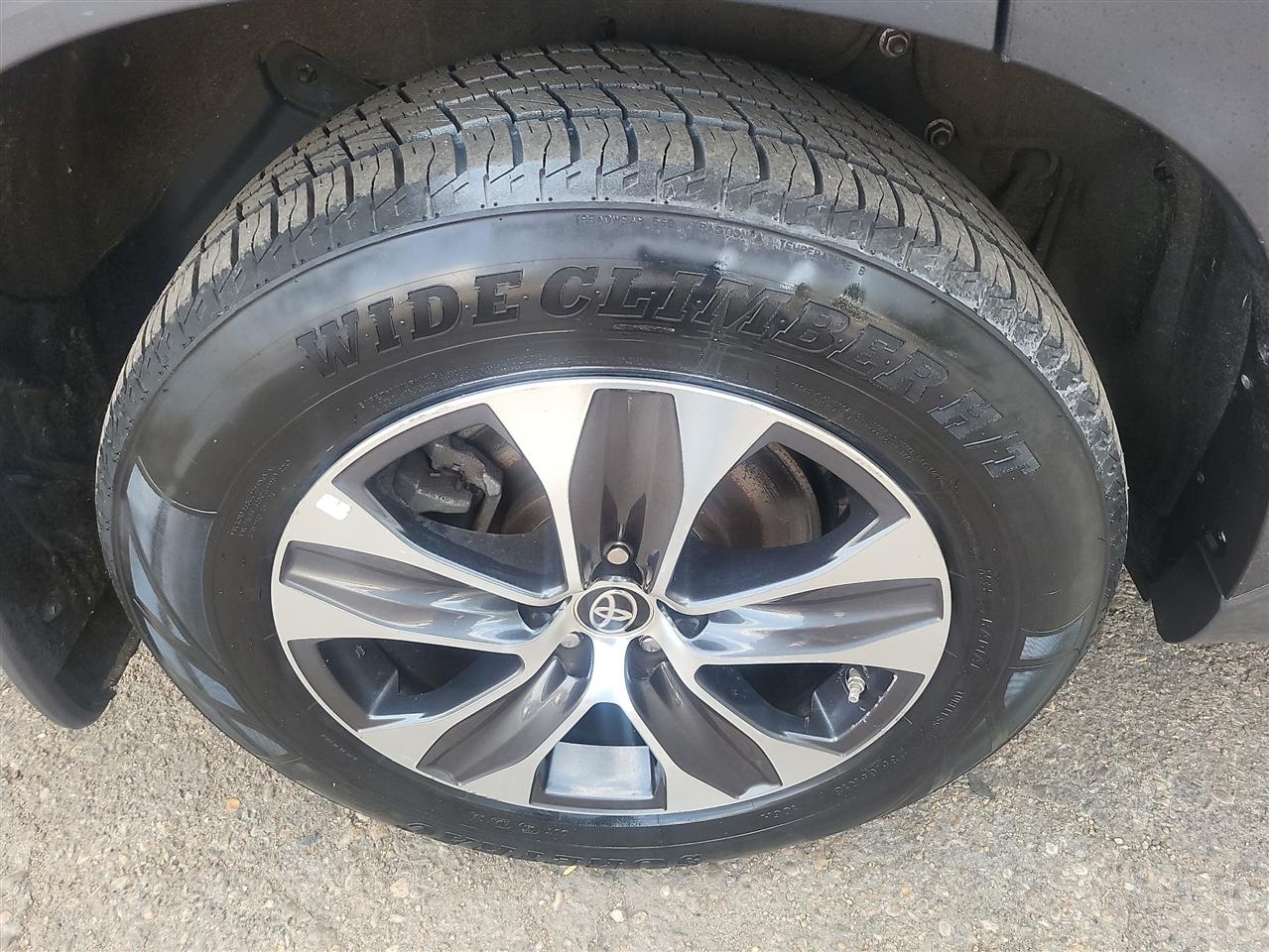 Toyota Highlander Hybrid XLE AWD 2021