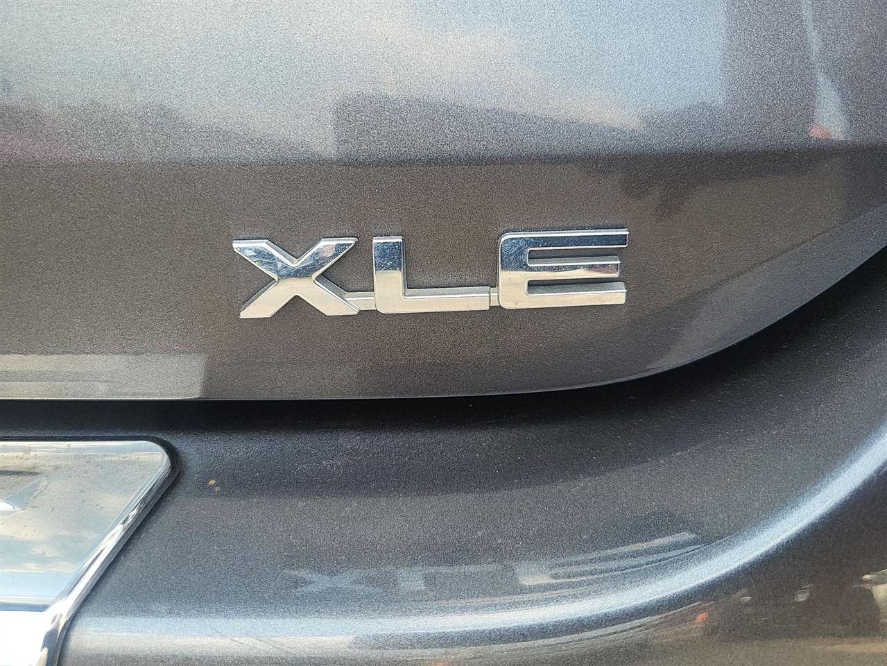 Toyota Highlander Hybrid XLE AWD 2021