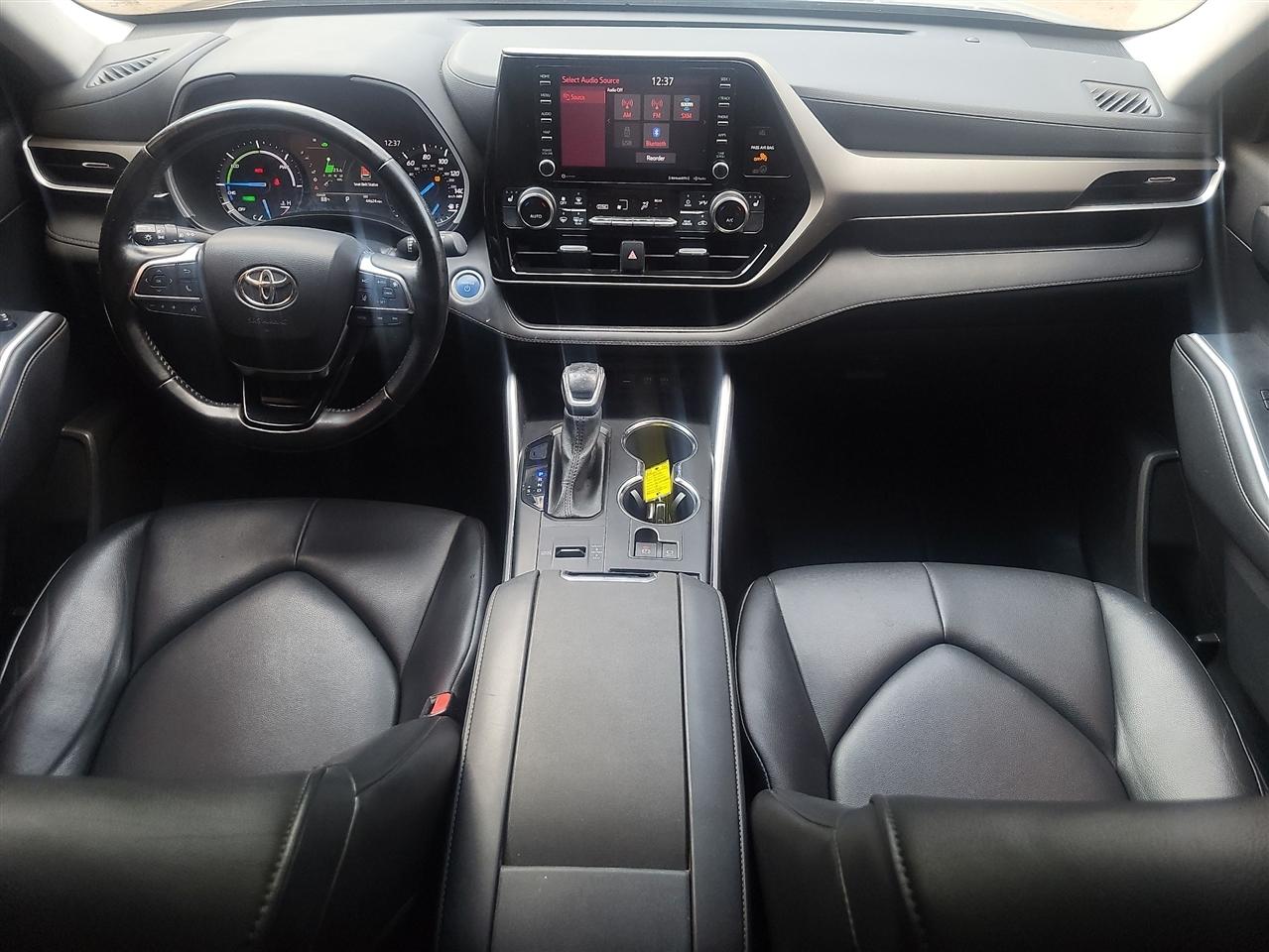 Toyota Highlander Hybrid XLE AWD 2021