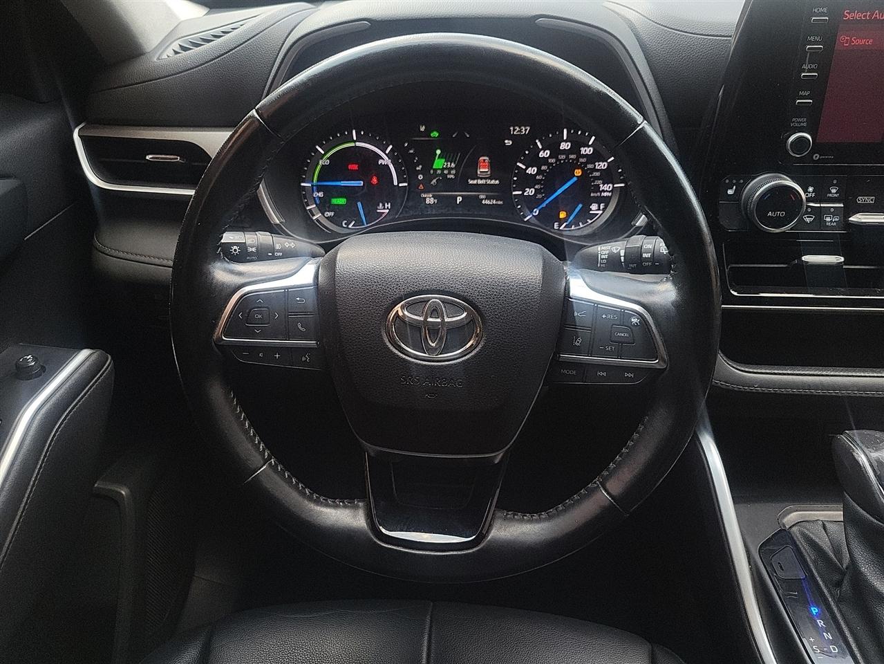 Toyota Highlander Hybrid XLE AWD 2021