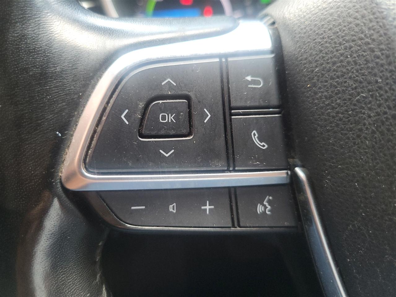 Toyota Highlander Hybrid XLE AWD 2021