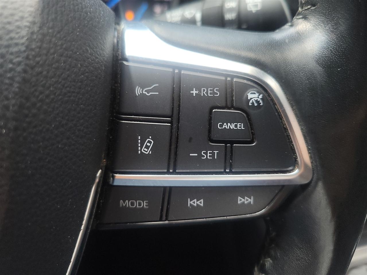 Toyota Highlander Hybrid XLE AWD 2021