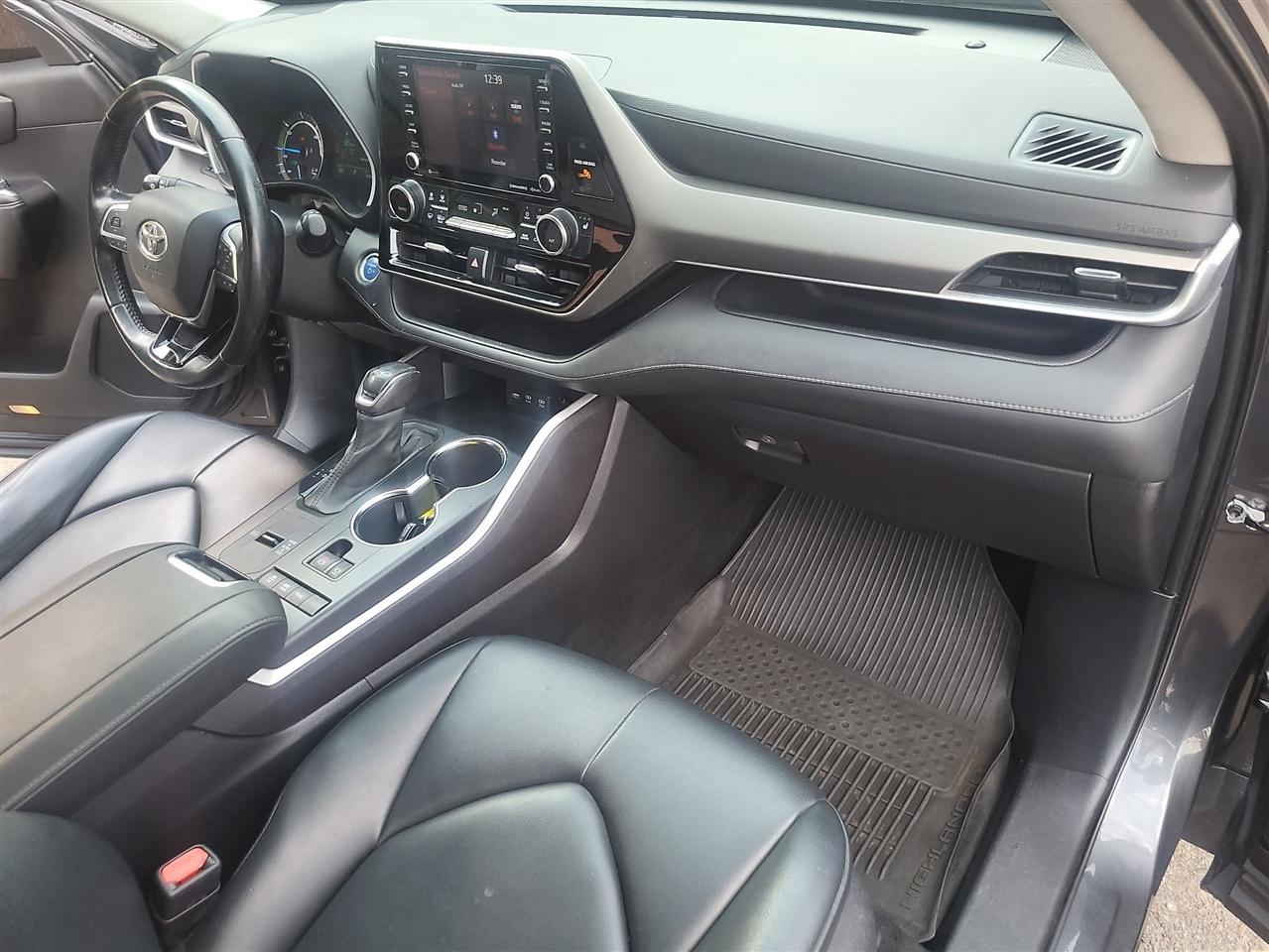 Toyota Highlander Hybrid XLE AWD 2021