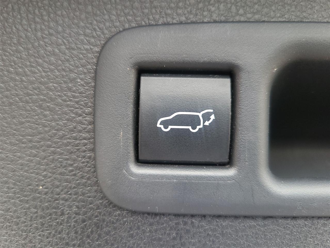 Toyota Highlander Hybrid XLE AWD 2021