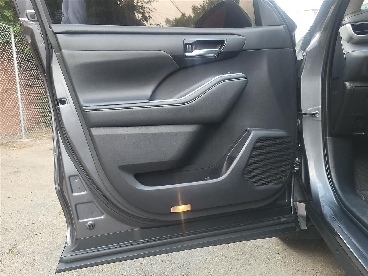 Toyota Highlander Hybrid XLE AWD 2021