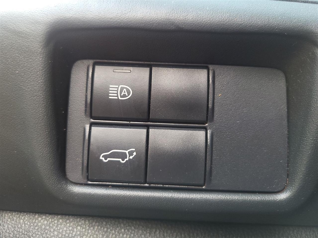 Toyota Highlander Hybrid XLE AWD 2021