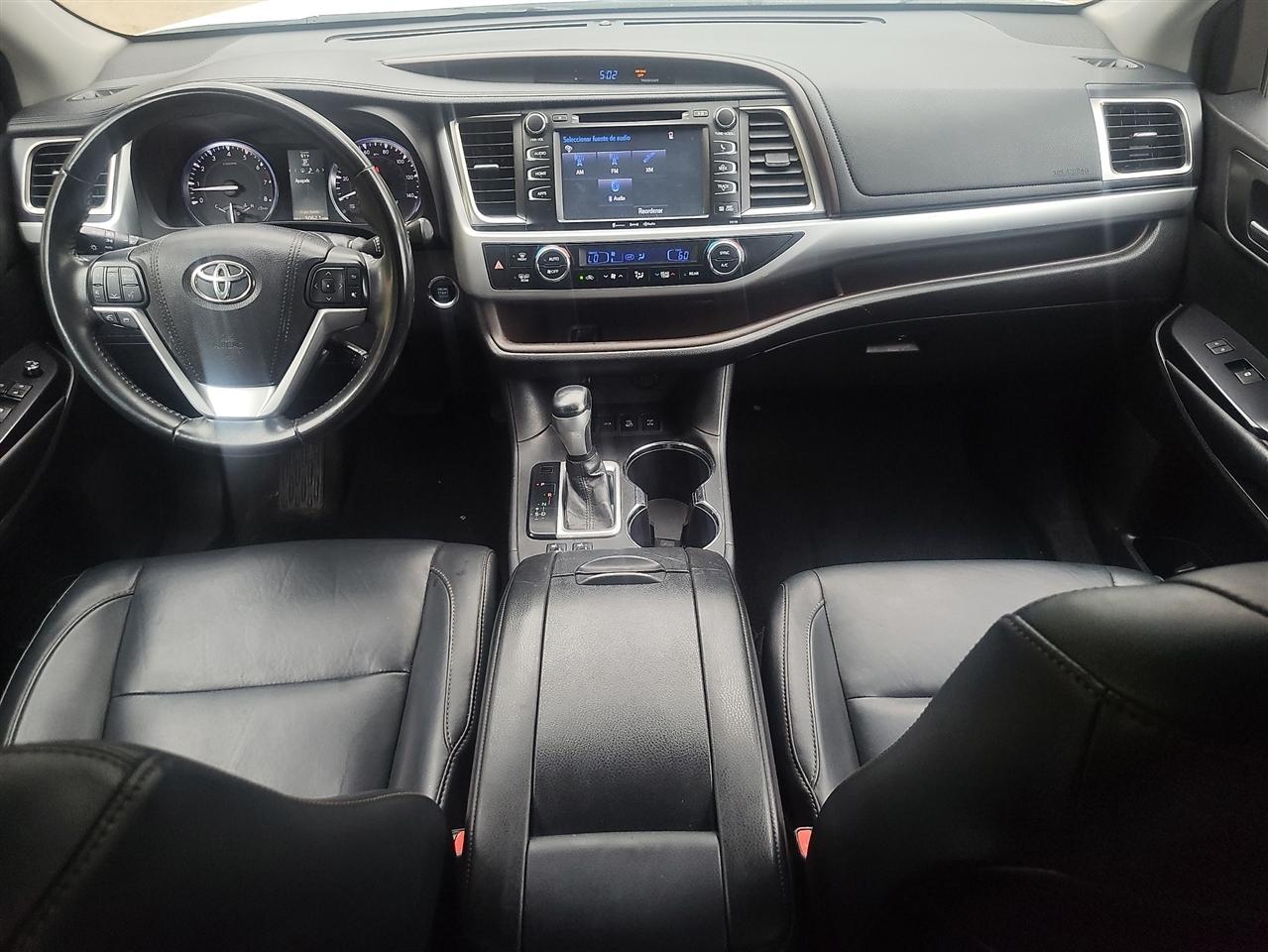 Toyota Highlander XLE AWD V6 2016