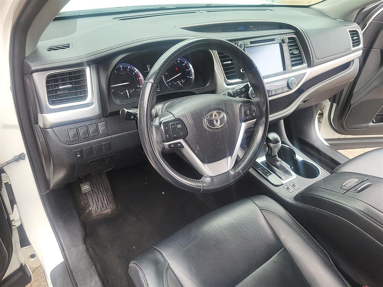 Toyota Highlander XLE AWD V6 2016